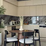 Qoople Legend 2-bedroom Premium Апартаменты *