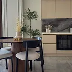 Qoople Legend 2-bedroom Premium Апартаменты *