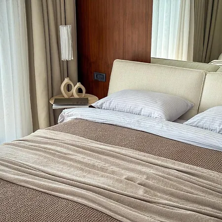 Qoople Legend 2-bedroom Premium Apartament *